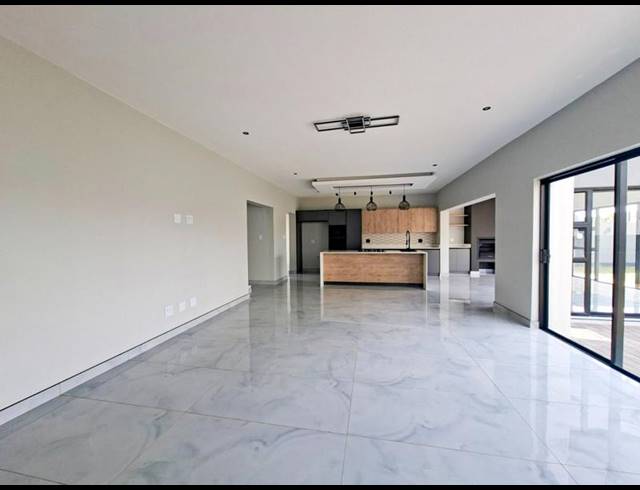 4 BEDROOM HOUSE FOR SALE IN FOUNTAINBROOK ESTATE